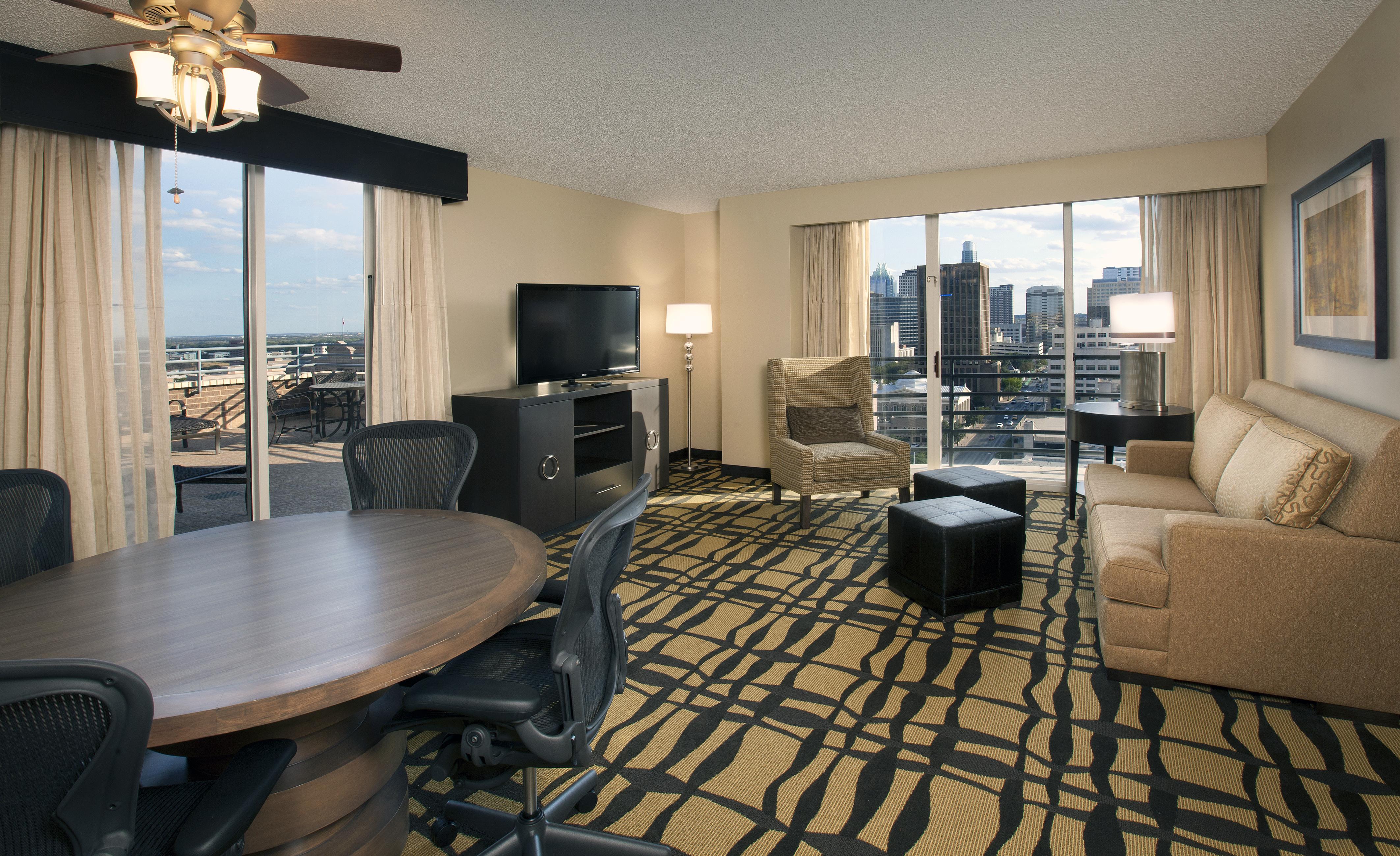 Doubletree Suites By Hilton Austin Downtown Capitol Phòng bức ảnh