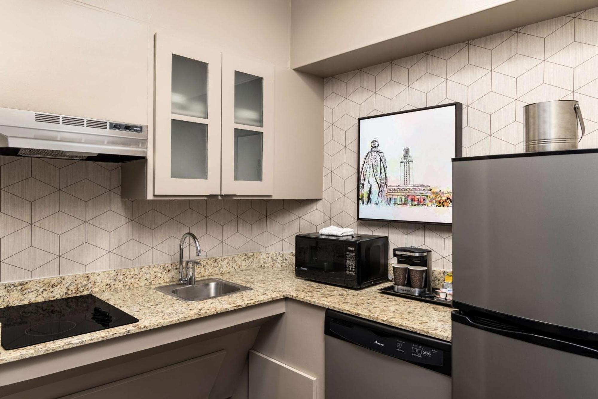 Doubletree Suites By Hilton Austin Downtown Capitol Ngoại thất bức ảnh
