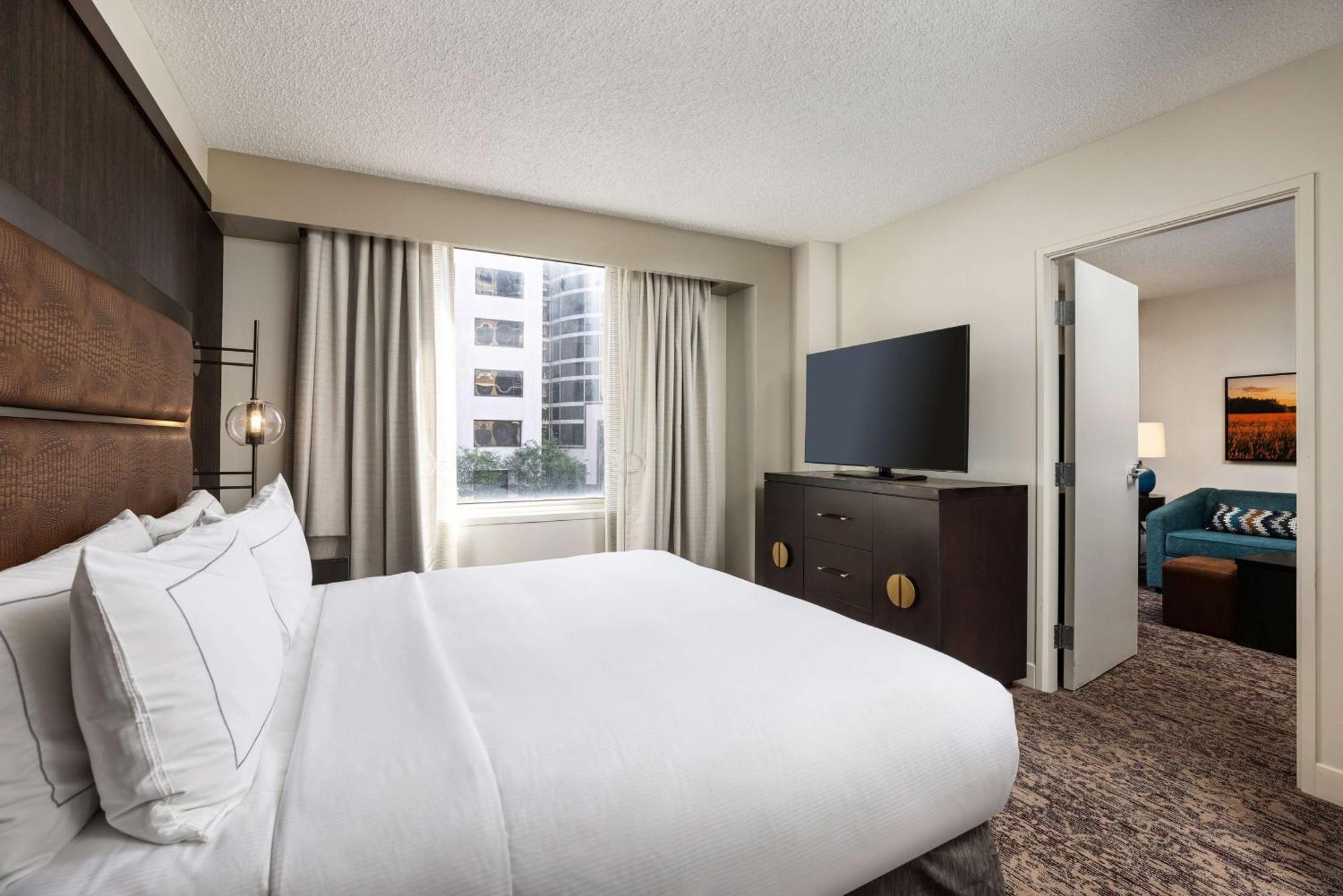 Doubletree Suites By Hilton Austin Downtown Capitol Ngoại thất bức ảnh