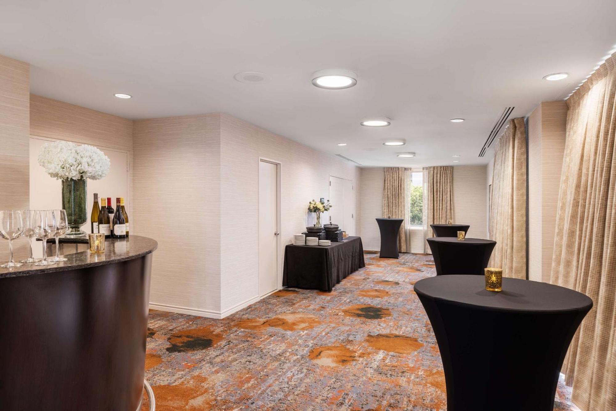 Doubletree Suites By Hilton Austin Downtown Capitol Ngoại thất bức ảnh