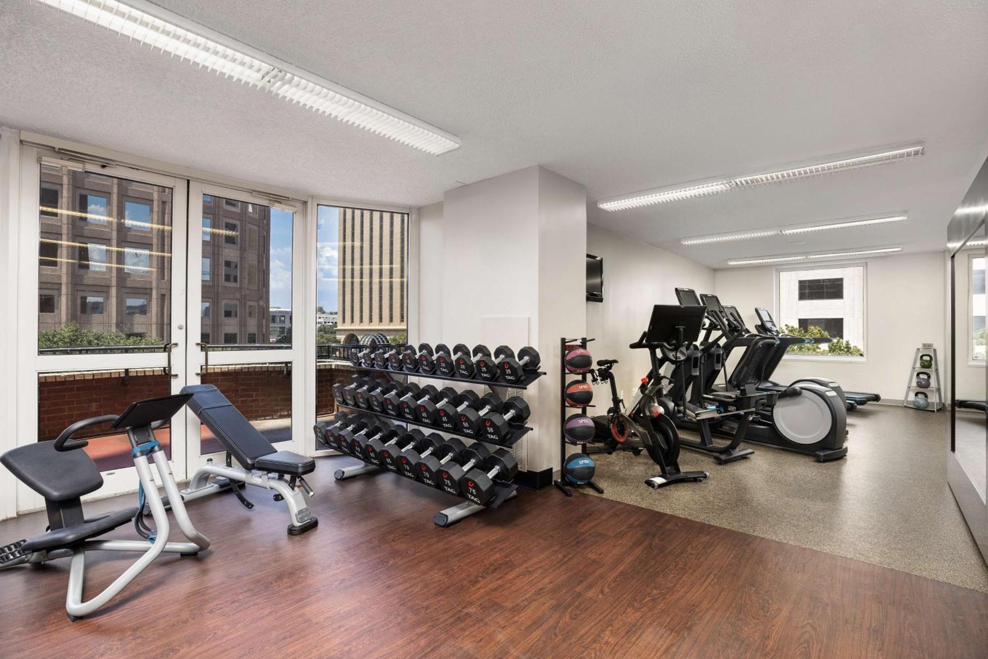 Doubletree Suites By Hilton Austin Downtown Capitol Ngoại thất bức ảnh