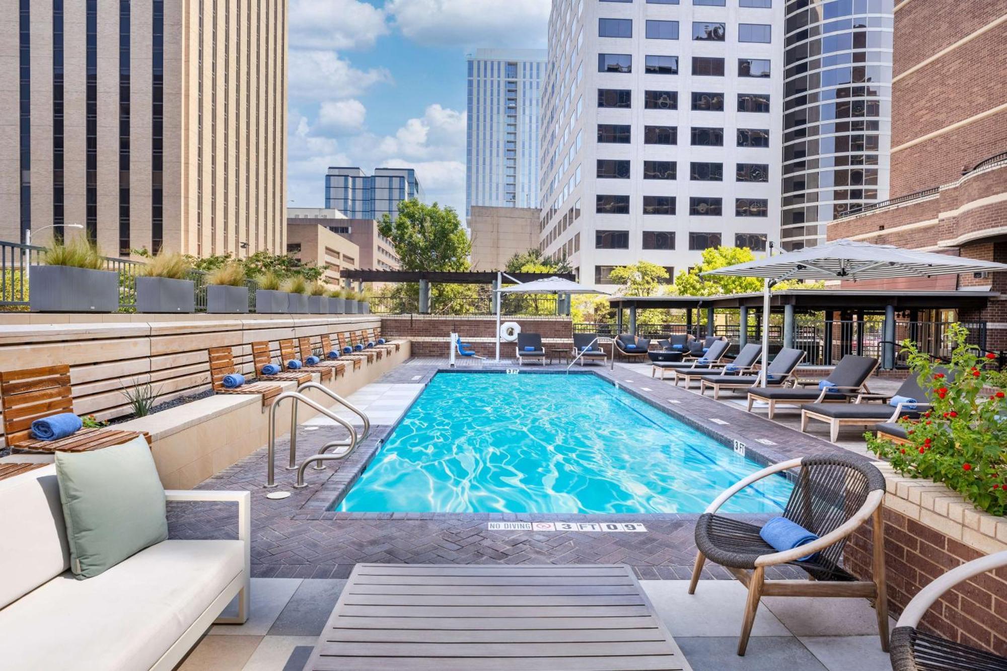 Doubletree Suites By Hilton Austin Downtown Capitol Ngoại thất bức ảnh
