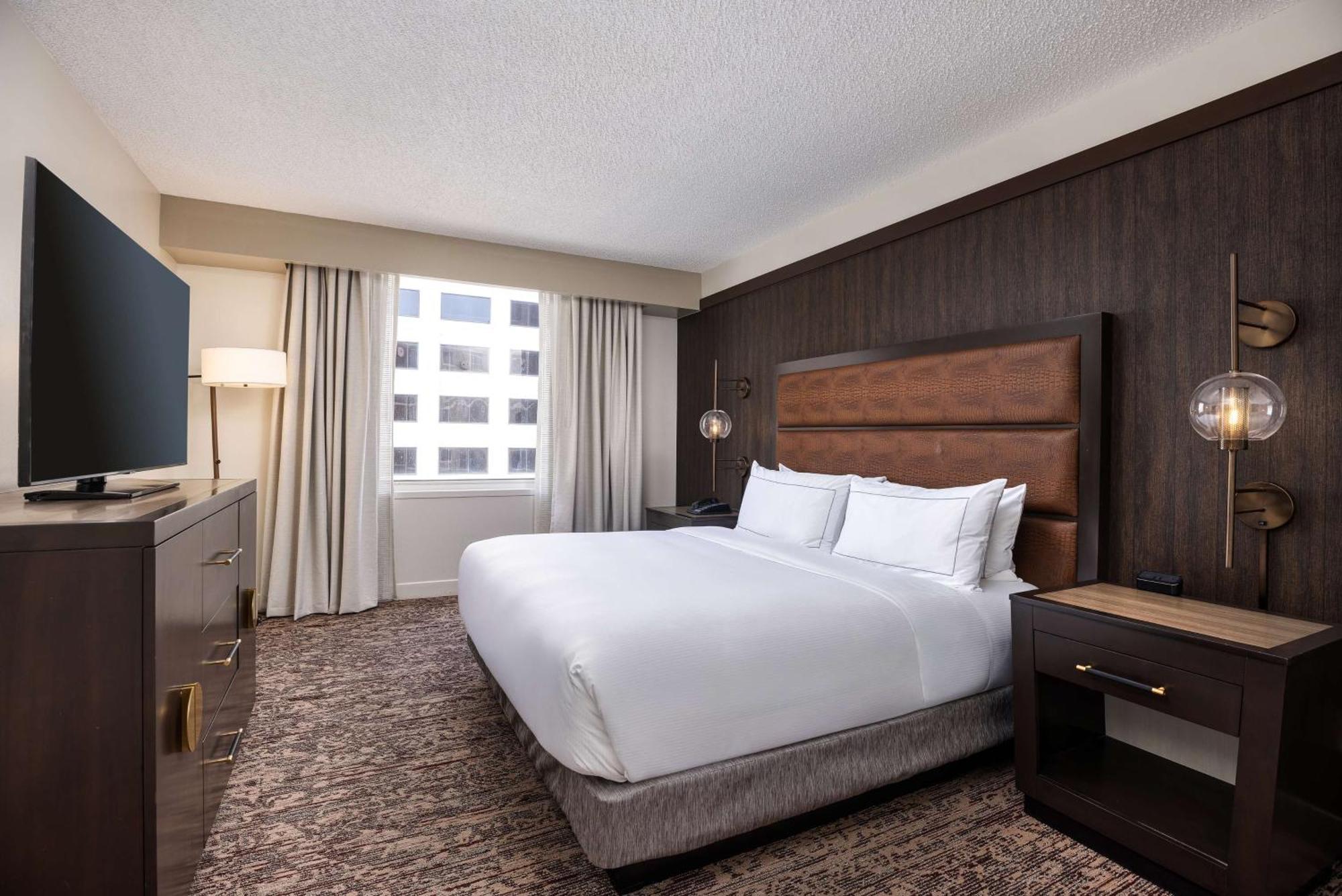 Doubletree Suites By Hilton Austin Downtown Capitol Ngoại thất bức ảnh