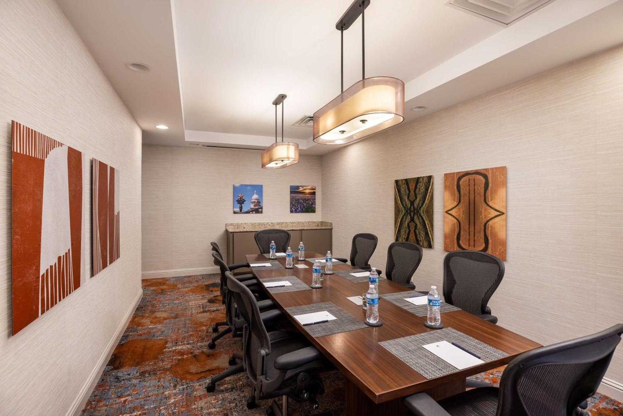 Doubletree Suites By Hilton Austin Downtown Capitol Ngoại thất bức ảnh