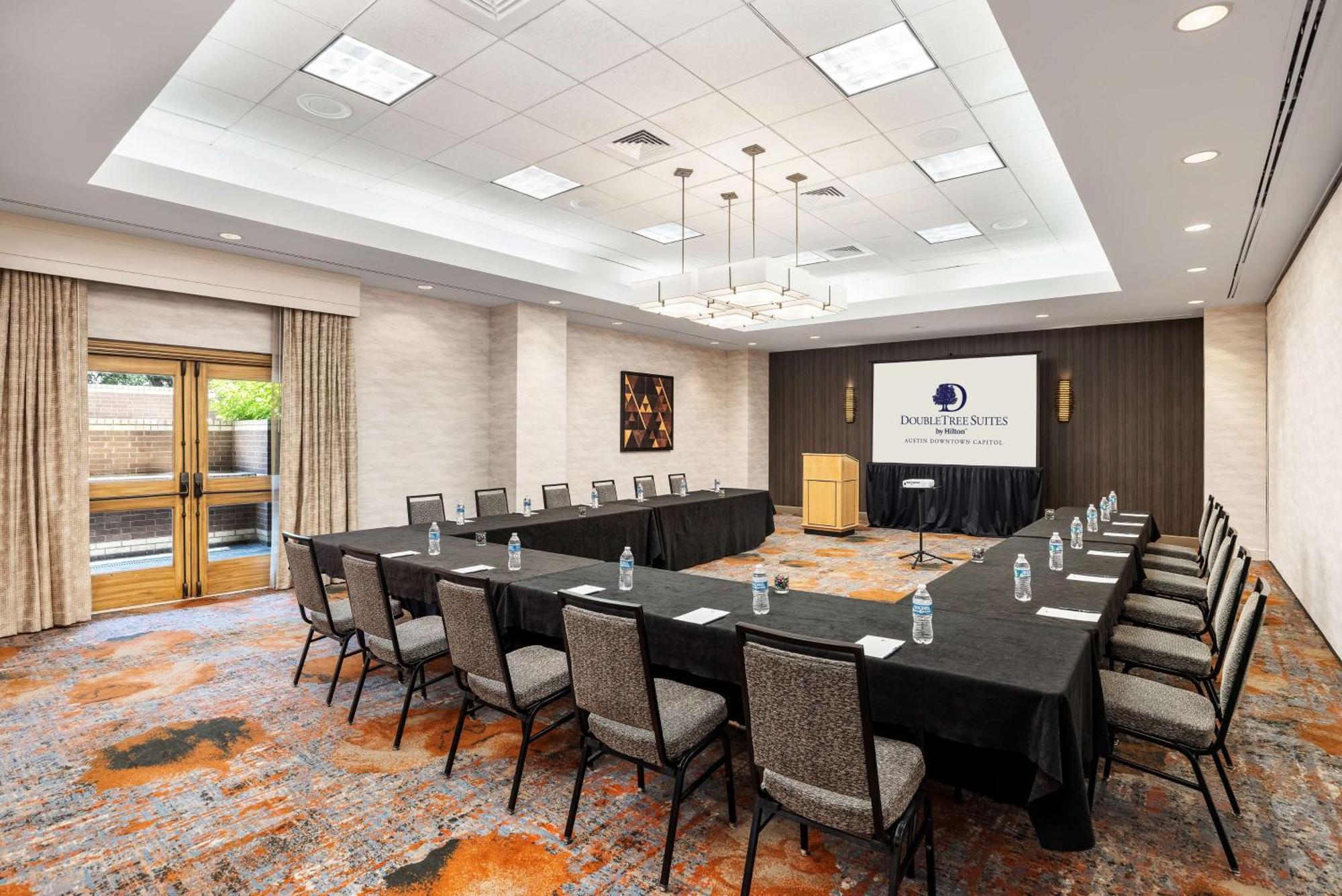 Doubletree Suites By Hilton Austin Downtown Capitol Ngoại thất bức ảnh