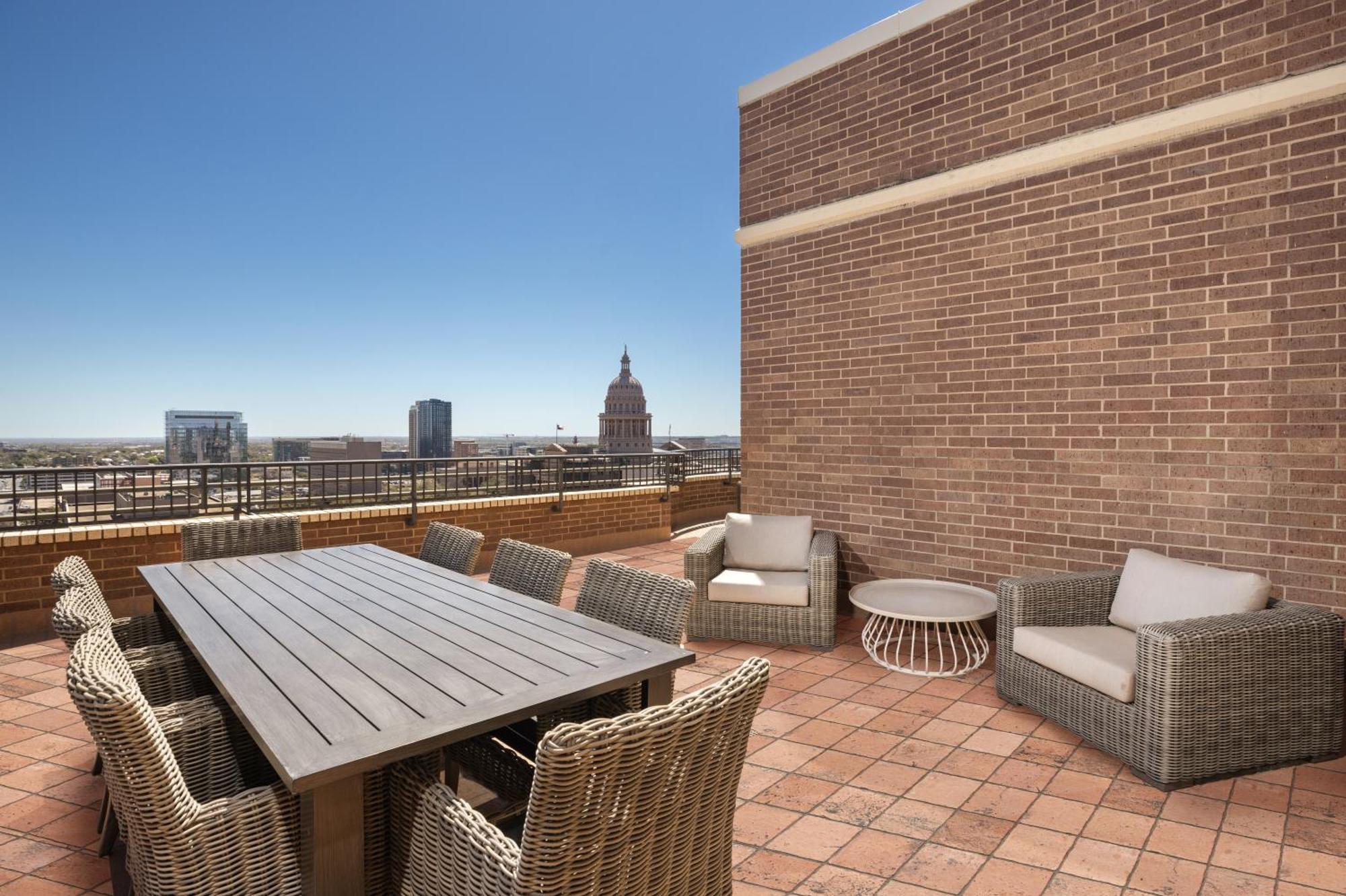 Doubletree Suites By Hilton Austin Downtown Capitol Ngoại thất bức ảnh